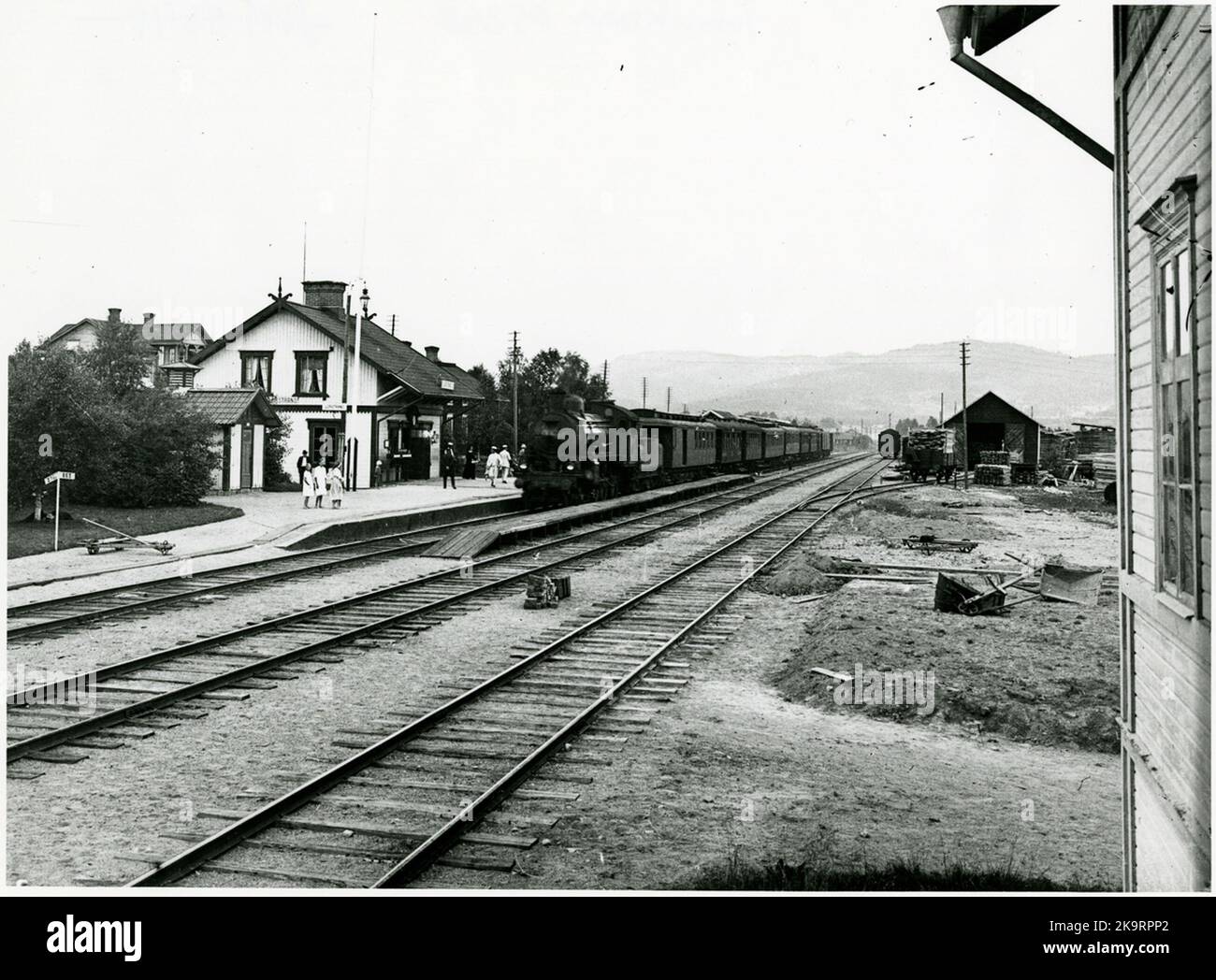 Nom précédent Löräng. Station construite en 1890s. Maison de station d'un étage en bois. Manque de commodités modernes, mais la reconstruction et la modernisation sont prévues. Engrenage mécanique. Station ouverte ou éventuellement changement de nom 1.10.1904.SJ B LOK Banque D'Images