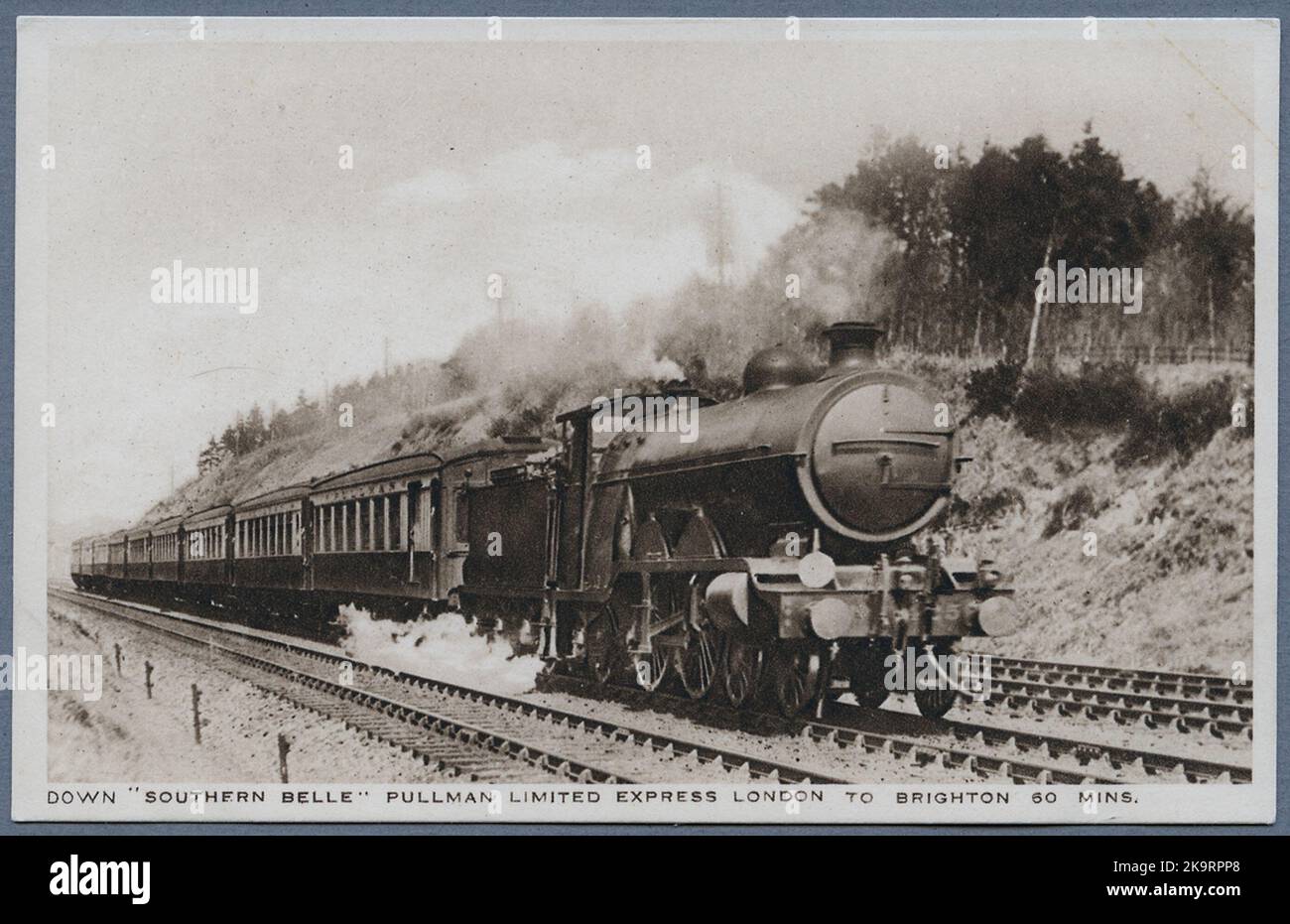 Ce train express jusqu'à « Southern Belle » Pullman Limited Express a géré la section Londres - Brighton en 60 minutes. Banque D'Images Ce train express jusqu'à « Southern Belle » Pullman Limited Express a géré la section Londres - Brighton en 60 minutes. Banque D'Images
