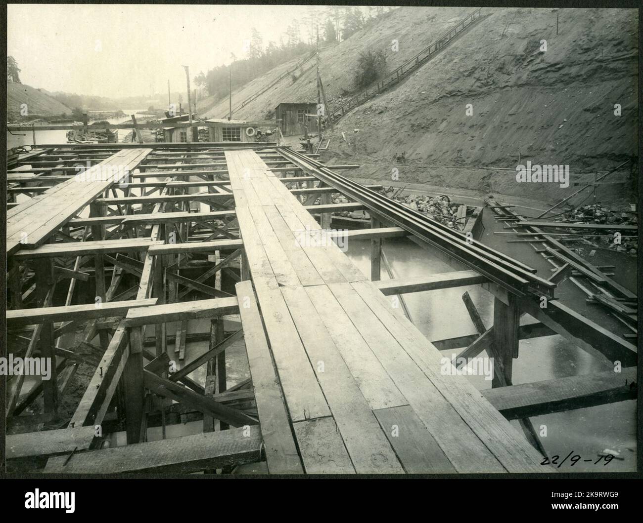 Construction de pont pour la double voie sur le chenal entre Rönninge - ruisseau. Banque D'Images