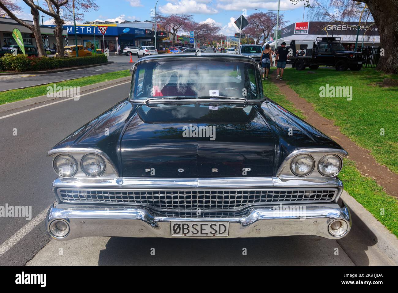 Vue de face d'un Ford Ranchero ute 1959 lors d'un spectacle de voitures classiques à Tauranga, Nouvelle-Zélande Banque D'Images
