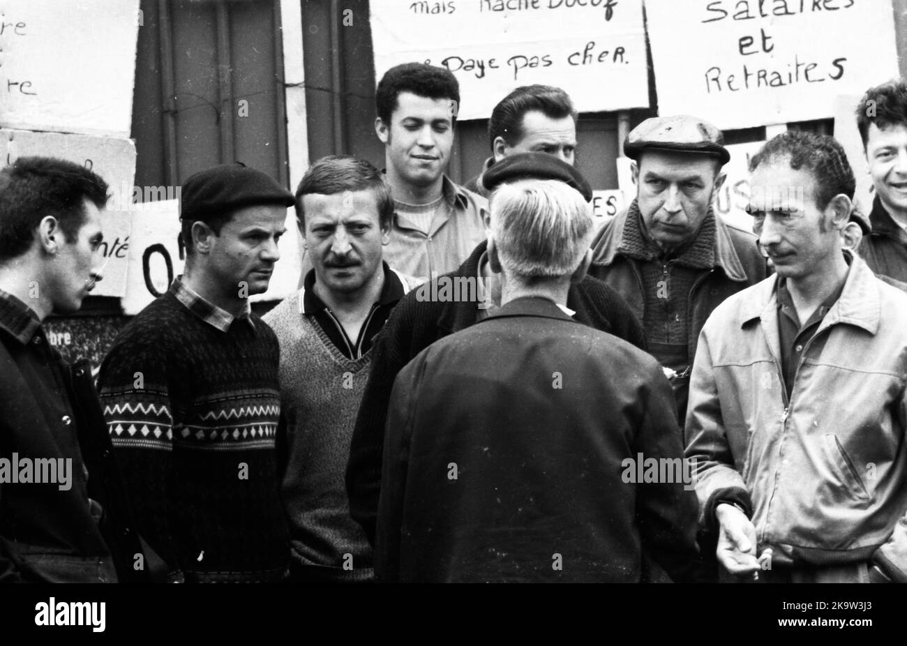 La grève générale en France, ici à Paris en mai 1968, a paralysé tout le pays avec des étudiants, des travailleurs et des employés, FRA, France Banque D'Images