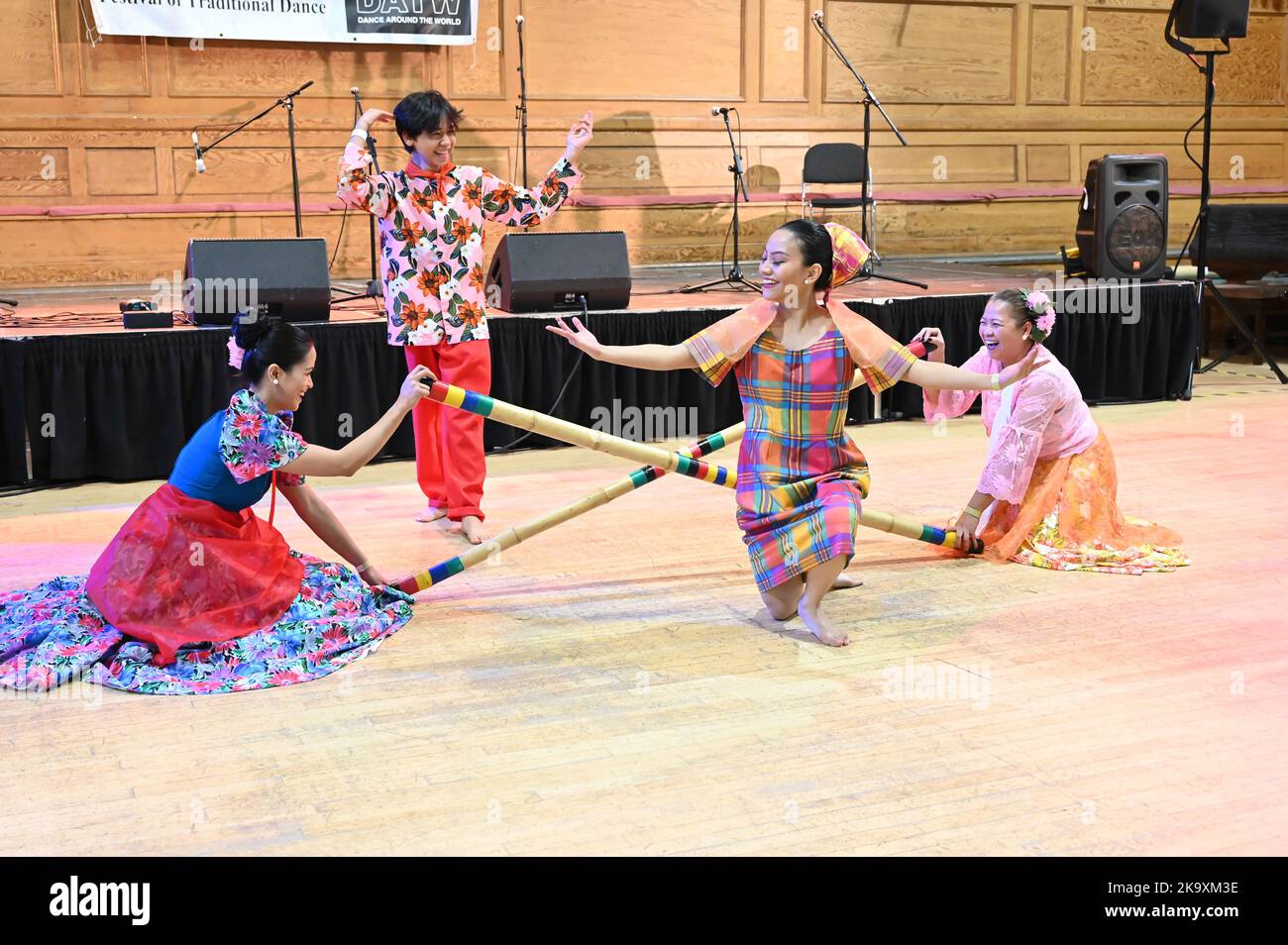 Londres, Royaume-Uni. 30th octobre 2022. Danses des Philippines - Lahing Kayumangii se produit à la danse autour du monde - Festival de danse du monde 2022 à Cecil Sharp House, le 30th octobre 2022, Londres, Royaume-Uni. Crédit : voir Li/Picture Capital/Alamy Live News Banque D'Images