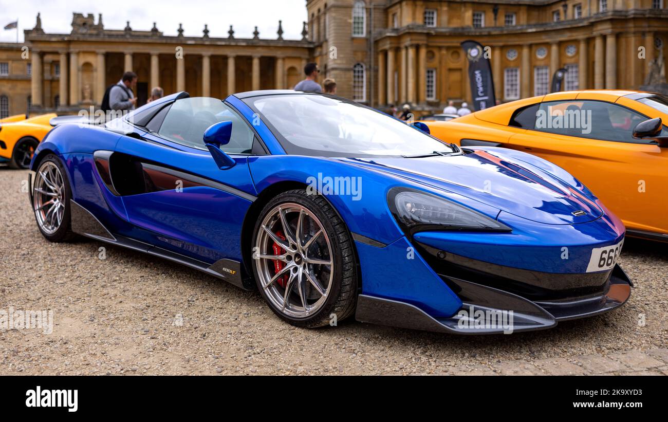 2020 McLaren 600LT Spider, exposée au salon automobile Concours d’Elégance tenu au Palais de Blenheim Banque D'Images