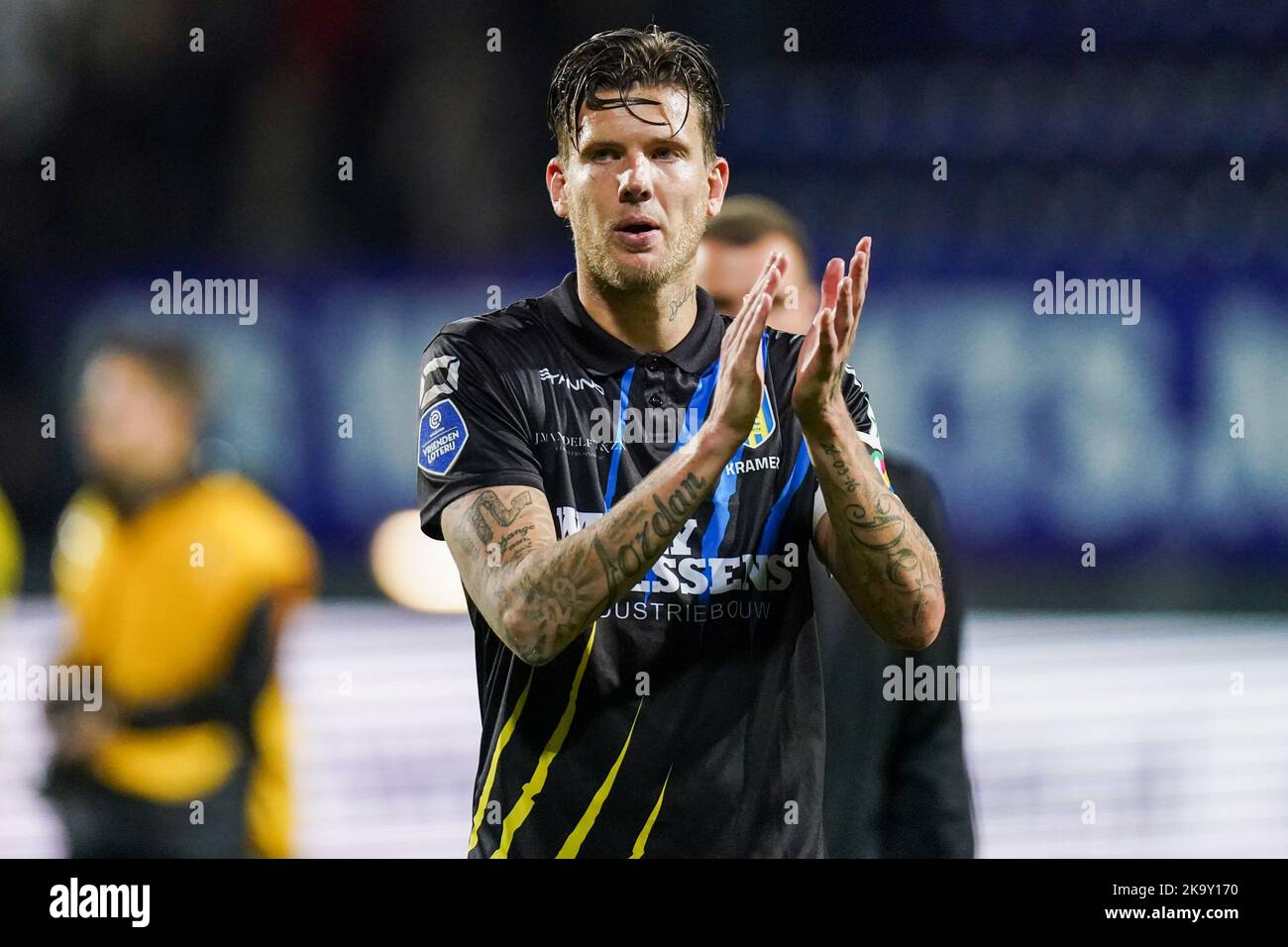 SITTARD, PAYS-BAS - OCTOBRE 15 : Michiel Kramer de RKC Waalwijk applaudit les fans après le match hollandais entre Fortuna Sittard et RKC Waalwijk au stade Fortuna Sittard à 15 octobre 2022 à Sittard, pays-Bas (photo de Joris Verwijst/Orange Pictures) Banque D'Images
