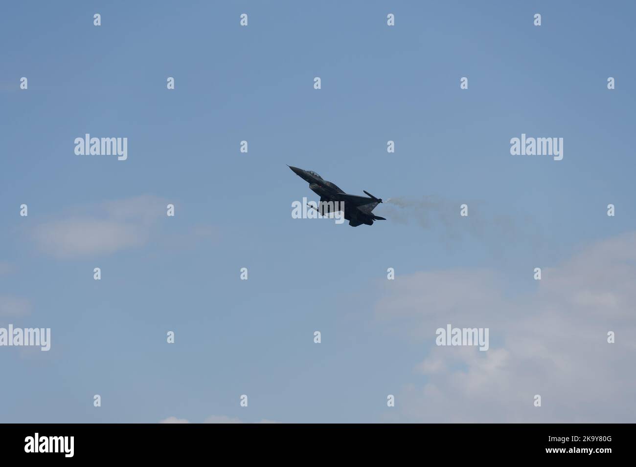 F-16C Bloc 52 plus spectacle aérien de démonstration de chasseur. HAF Hellenic Air Force Jet de l'équipe Zeus au-dessus de Thessalonique, Grèce pendant le défilé du 28 octobre Banque D'Images