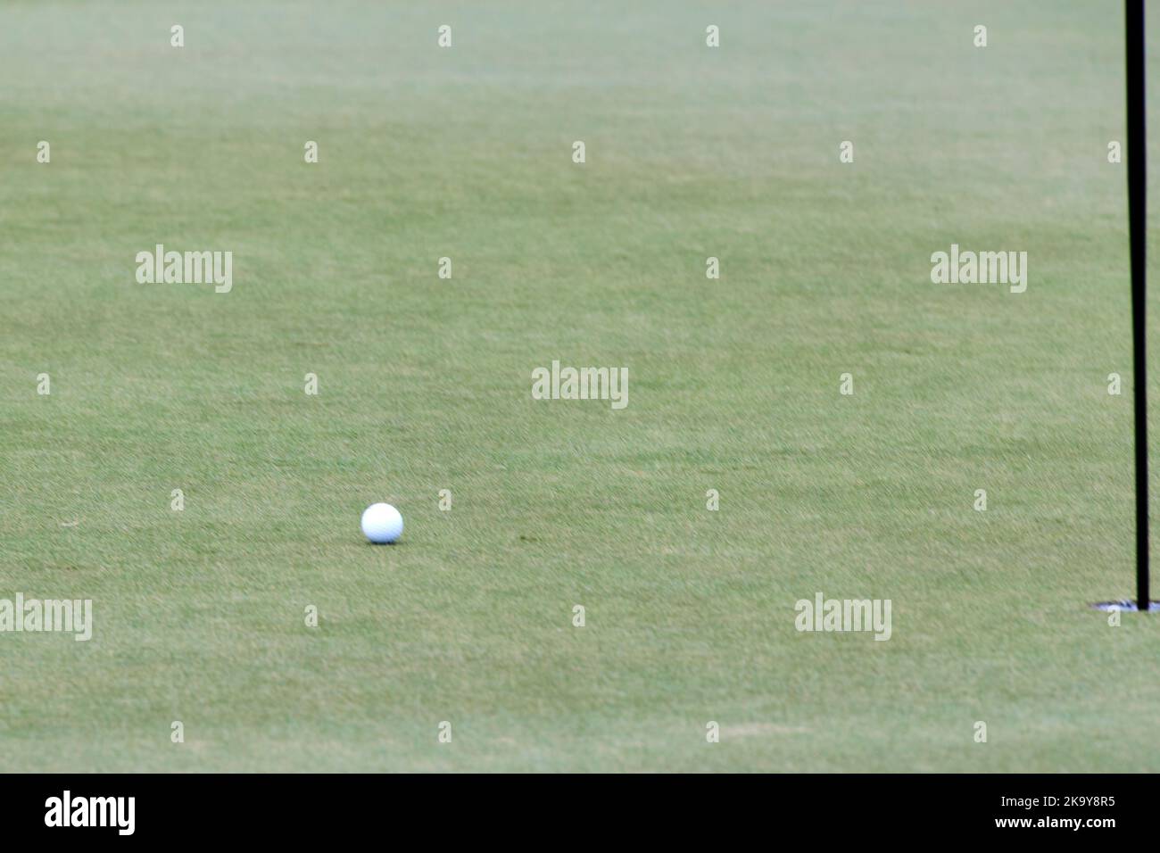 Miami, FL, États-Unis. 30th octobre 2022. Dustin Johnson joue un tir du 18th trous lors de la finale du championnat de l'équipe de golf du LIV à Miami au Donald Trump National Doral Miami, Doral, Florida Sunday, 30 octobre 2022. Credit: Yaroslav Sabitov/YES Market Media/Alay Live News Banque D'Images