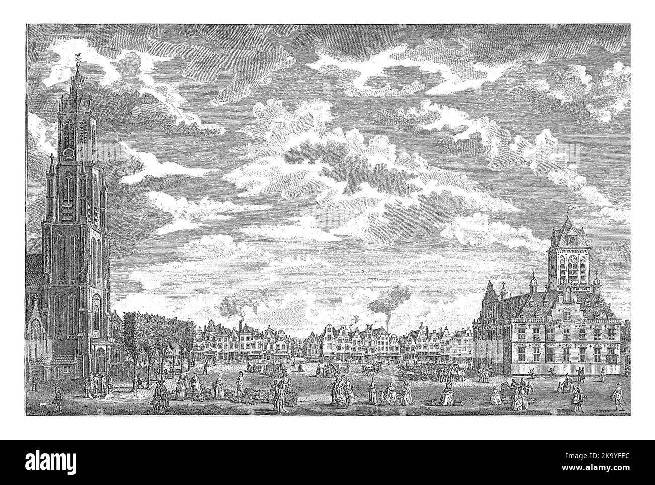 Vue sur le Markt à Delft, avec la tour du Nieuwe Kerk sur la gauche et l'hôtel de ville sur la droite. Banque D'Images