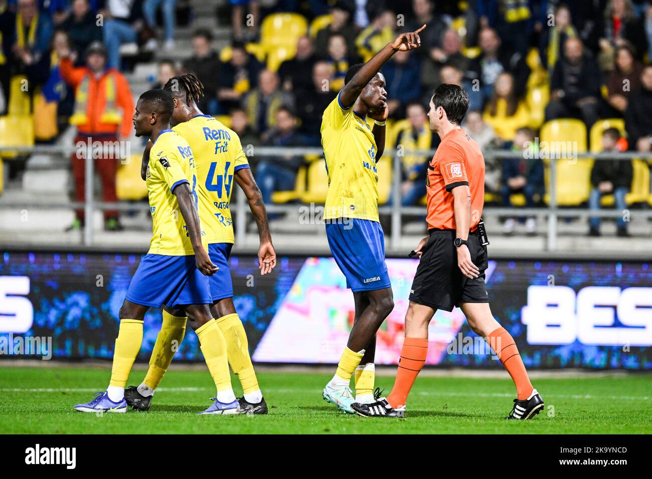 Thierno Barry de Beveren célèbre après avoir obtenu son score lors d'un match de football entre SK Beveren et Jong Genk, dimanche 30 octobre 2022 à Beveren-Waas, le 11 e jour de la 2022-2023 'Challenger Pro League' 1B deuxième division du championnat belge. BELGA PHOTO TOM GOYVAERTS Banque D'Images