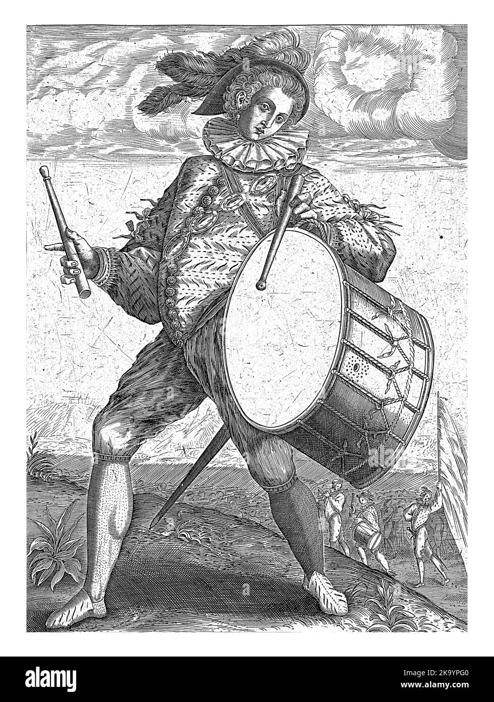 Le boucher bat son tambour. En arrière-plan d'autres musiciens de l'armée et un soldat avec une bannière, derrière elle une armée. Un verset à quatre lignes en allemand à Banque D'Images