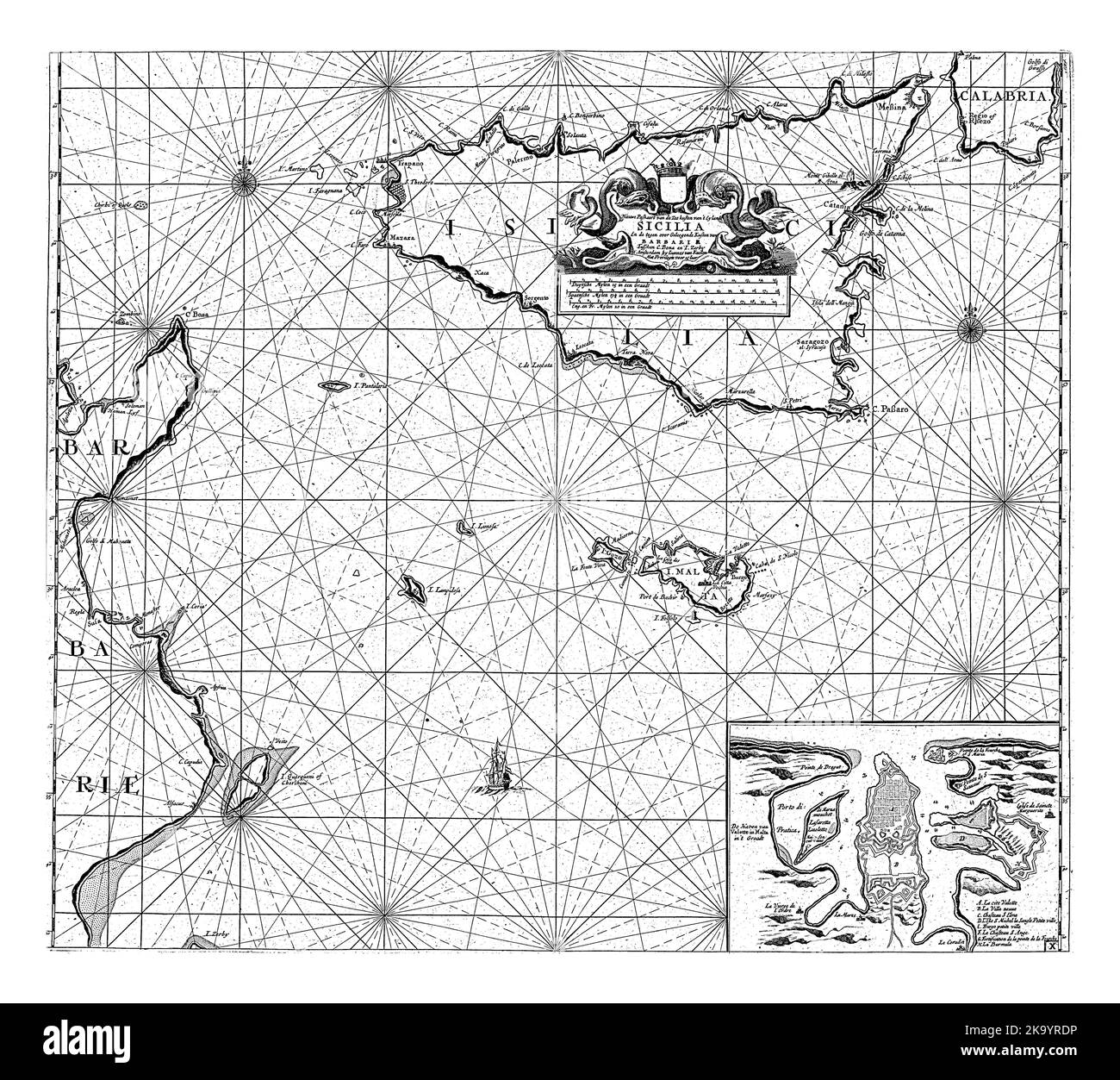 Carte des îles de la Sicile et de Malte et d'une partie de la côte tunisienne, montrant le port de la Valetta à Malte, avec deux roses à boussole, le Nord est en haut. Banque D'Images