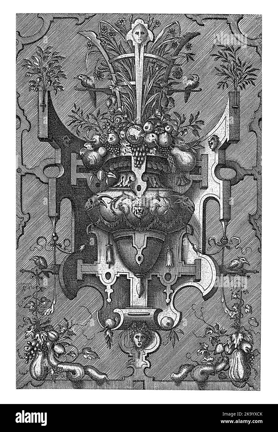 Le ventre du vase est décoré de mascarons et de vignes. Arrière-plan ombré. Appartient à une série de 14 feuilles de cartouris avec des rouleaux, grot Banque D'Images