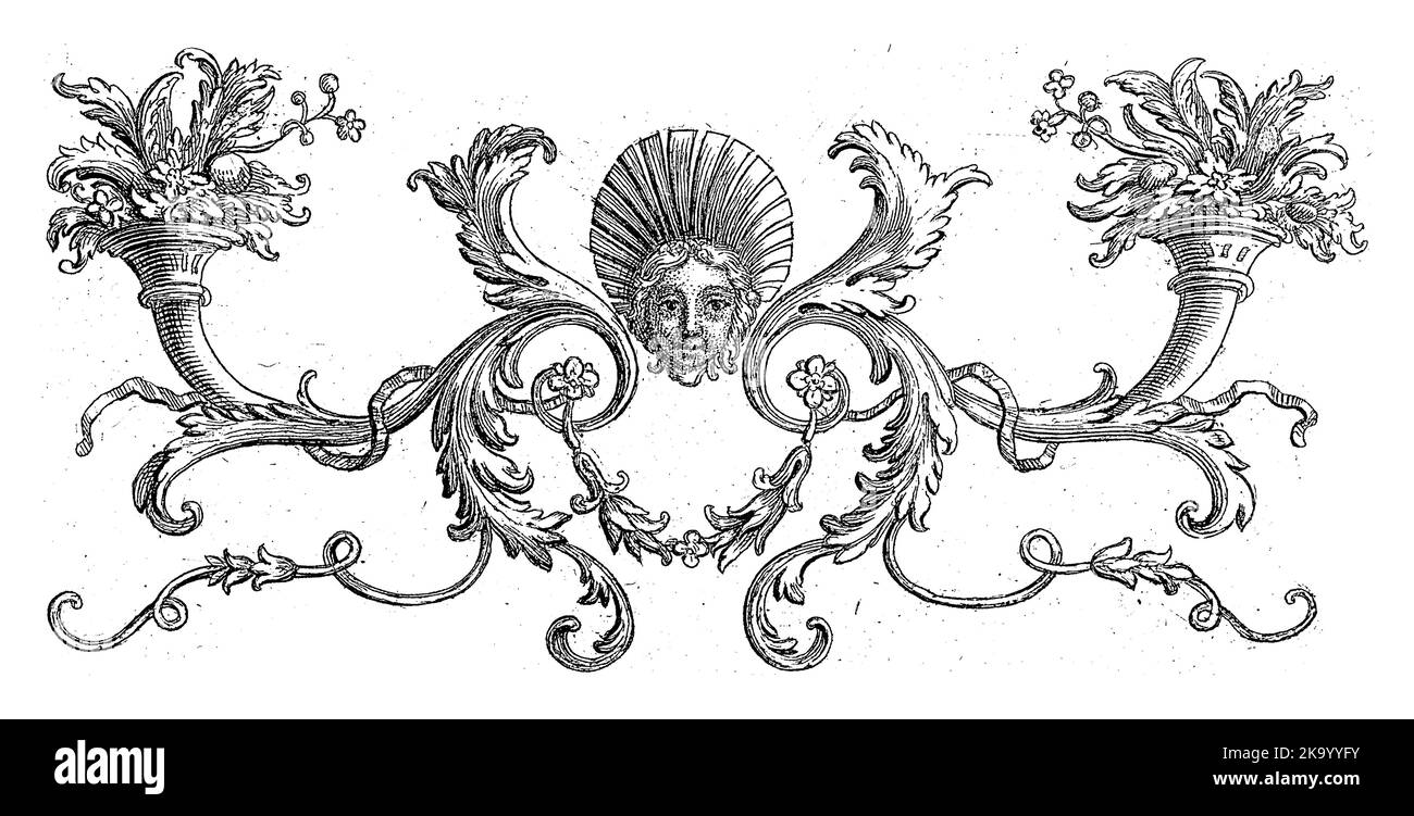 Ornement avec un mascaron entouré de vignes de feuilles deux cornes de plantes et de fleurs, Bernard Picart (atelier de), 1683 - 1733, vintage gravé. Banque D'Images