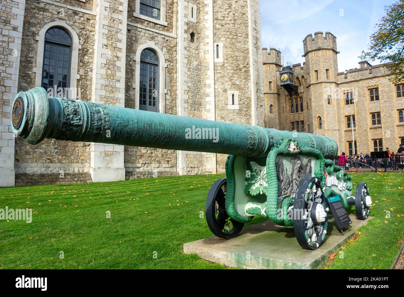 Canon de bronze de 24 limande à l'intérieur de la Tour de Londres, Tower Hill, le quartier de Londres de Tower Hamlets, Grand Londres, Angleterre, Royaume-Uni Banque D'Images