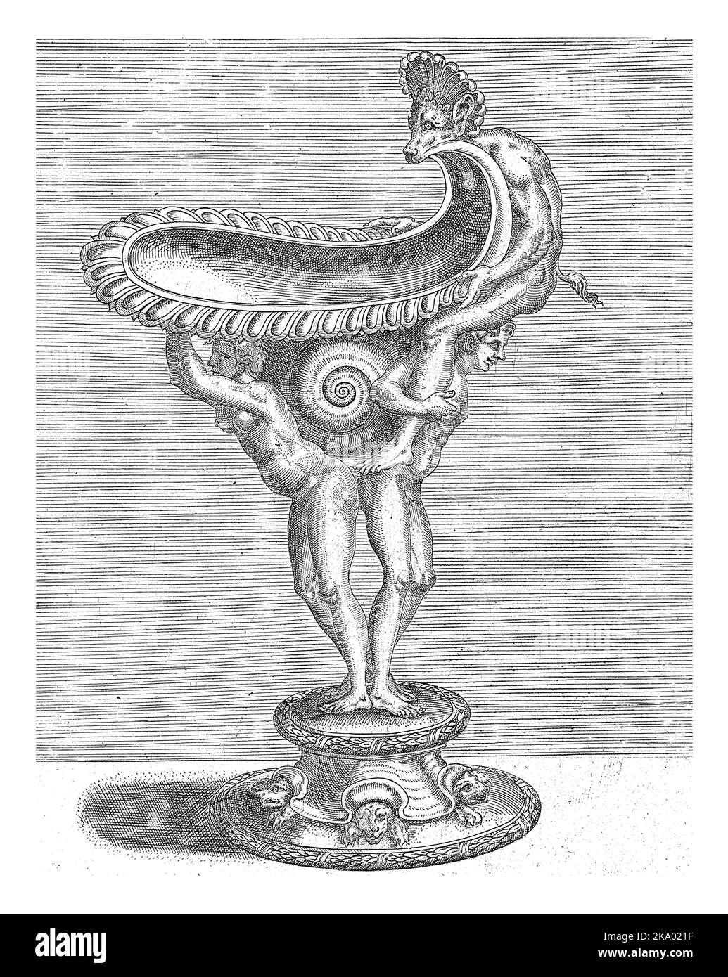 Bol, formé par la mâchoire inférieure d'un satyr avec une tête de chien, Balthazar van den Bos, d'après Cornelis Floris (II), 1548 le bol repose sur une coquille d'escargot Banque D'Images