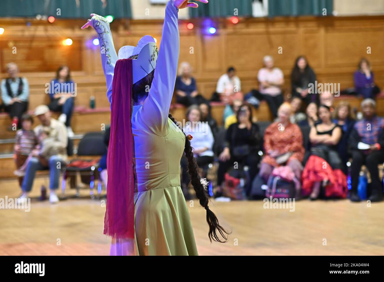 Londres, Royaume-Uni. 30th octobre 2022. La danse arménienne se produit au Festival de danse du monde 2022 à Cecil Sharp House, le 30th octobre 2022, à Londres, au Royaume-Uni. Crédit : voir Li/Picture Capital/Alamy Live News Banque D'Images