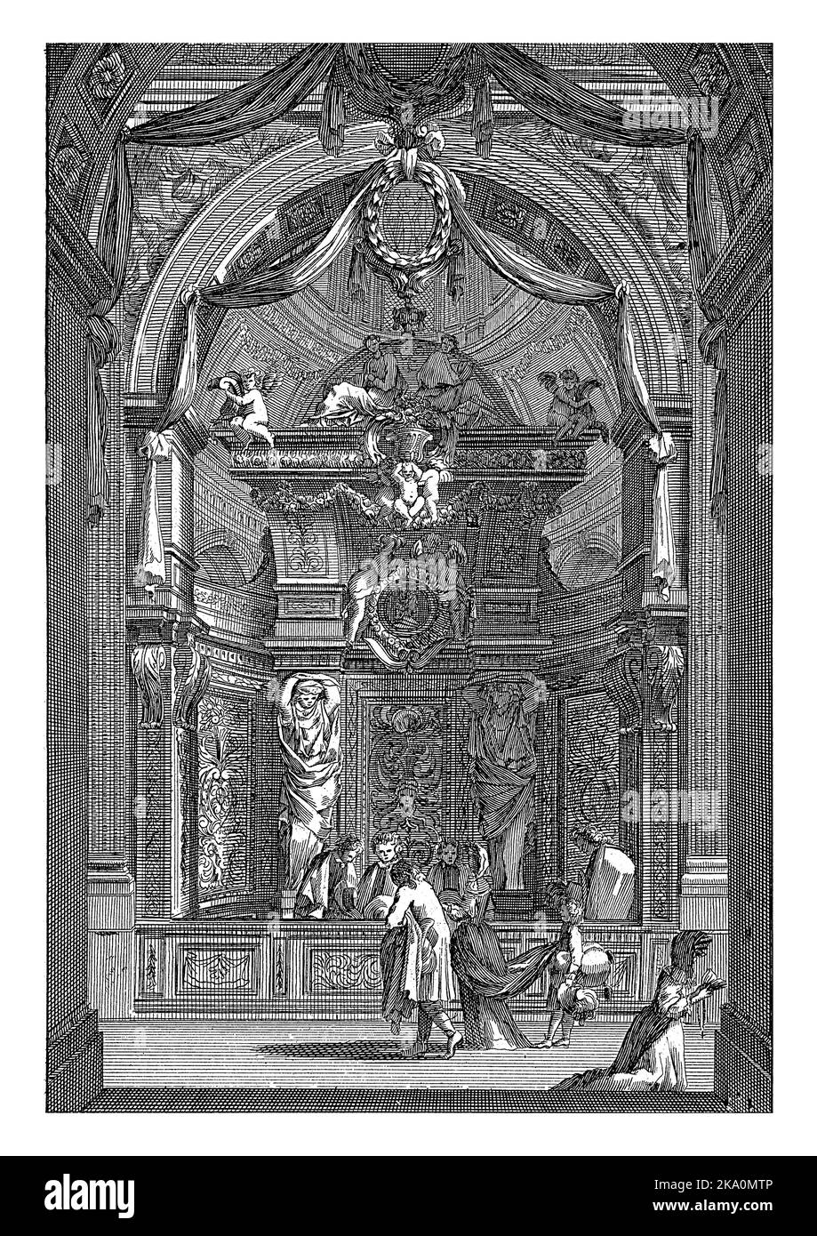 Un certain nombre de croyants prient, chapeau à la main, dans une chapelle richement décorée. Un homme et une femme marchent au-delà. Un garçon lève le train de la femme. Banque D'Images