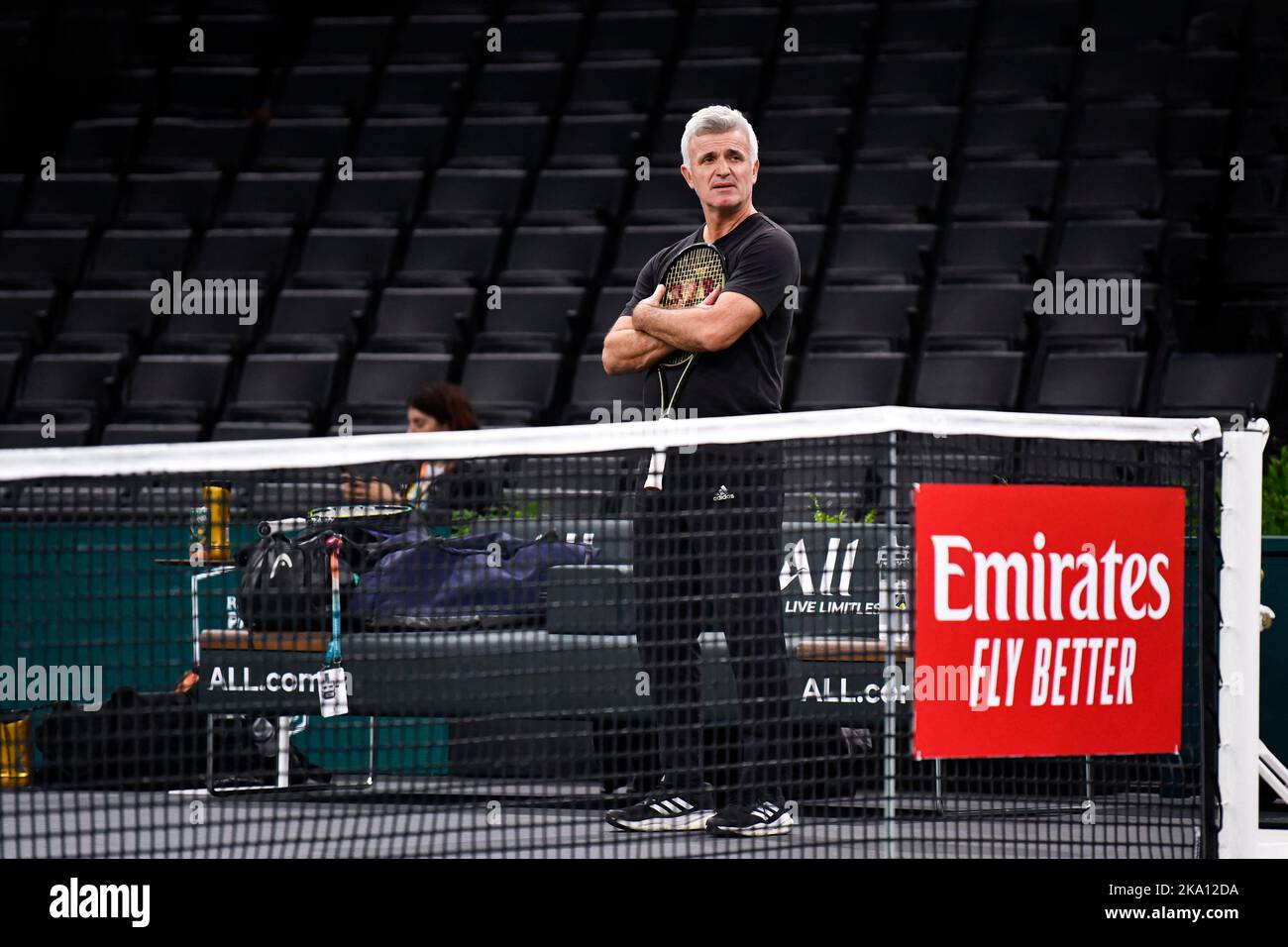 Apostolos Tsitsipas, père et entraîneur de Stefanos Tsitsipas pendant les Masters Rolex Paris, tournoi ATP Masters 1000, sur 30 octobre 2022 à l'Arena Accor à Paris, France. Photo de Victor Joly/ABACAPRESS.COM Banque D'Images