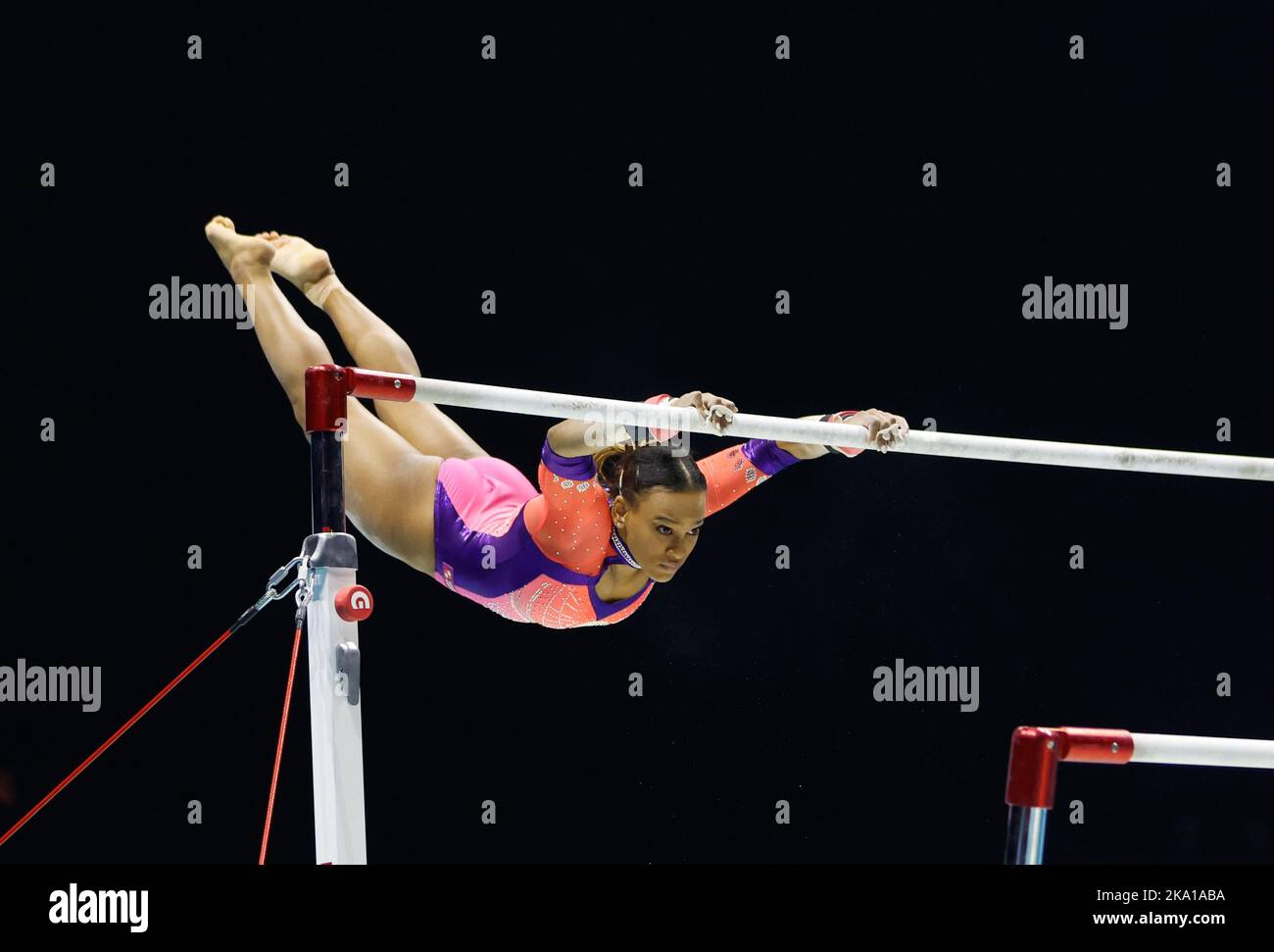 Liverpool, Royaume-Uni. 30th octobre 2022, M&amp;S Bank Arena, Liverpool, Angleterre; Championnats du monde de gymnastique artistique 2022; qualification des femmes bars inégaux - Rebeca Andrade (BRA) Tokyo 2020 médaillée d'argent olympique tout autour crédit: Action plus Sports Images/Alamy Live News Banque D'Images