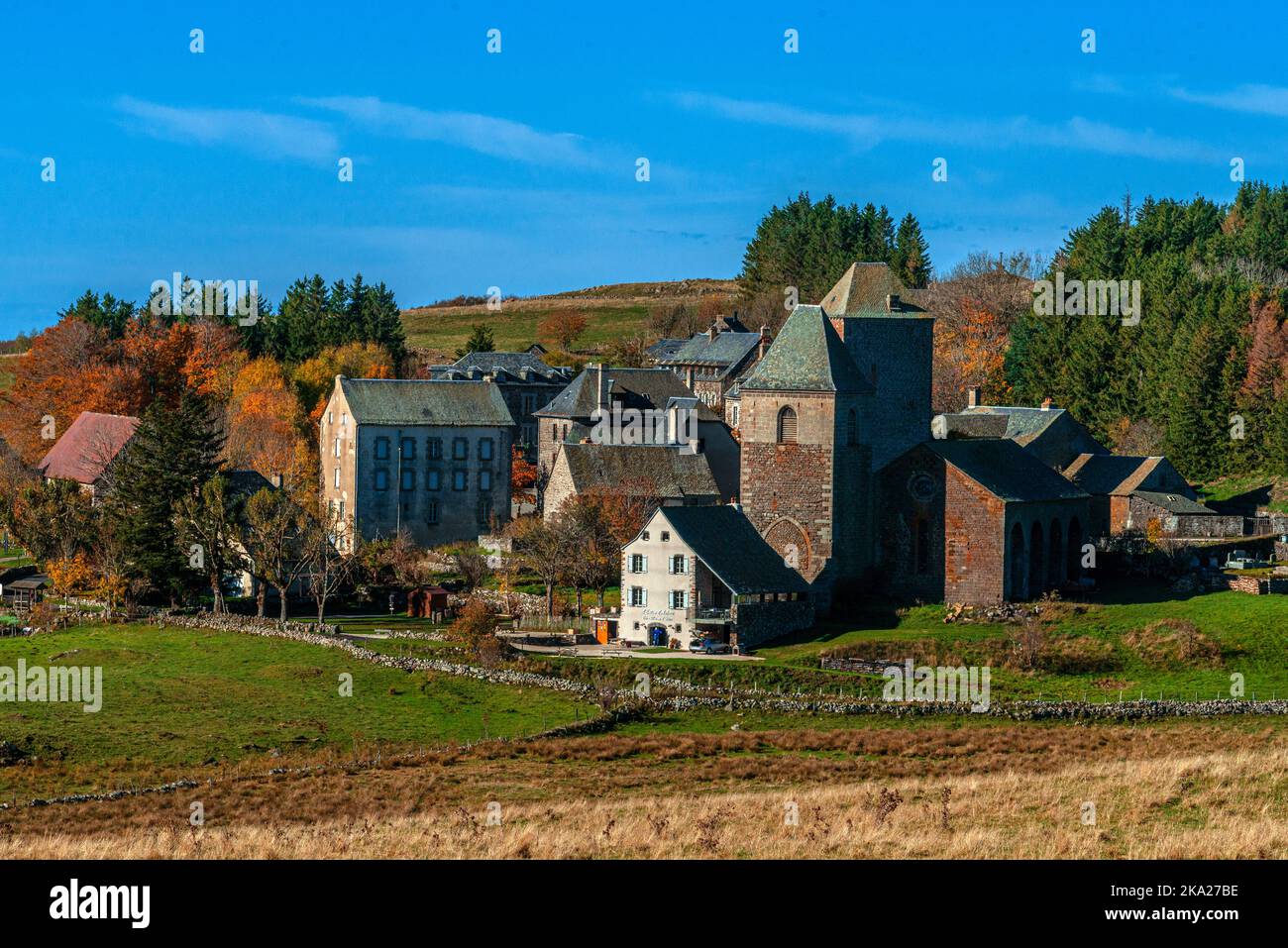 Le petit village d'Aubrac, dans la région de l'Aubrac, en occitanie Banque D'Images