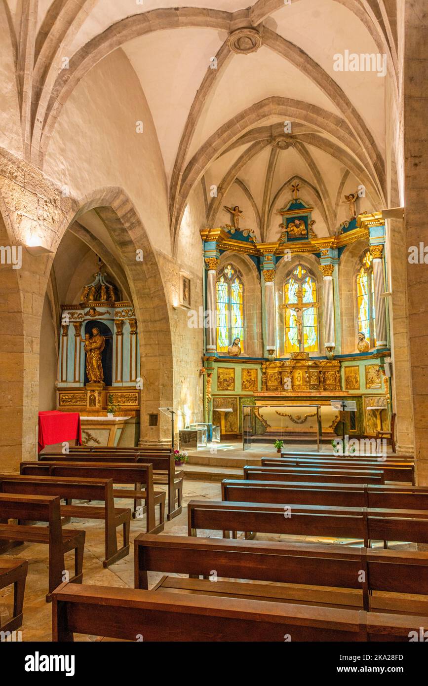 L'église Saint-Fleuret à Espalion, dans la région de l'Aubrac, Occitanie, France Banque D'Images