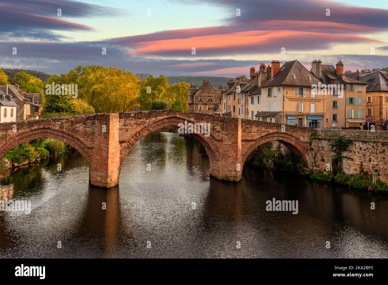 Le Pont Vieux à Espalion, l'Aubrac, l'Occitanie, France Banque D'Images