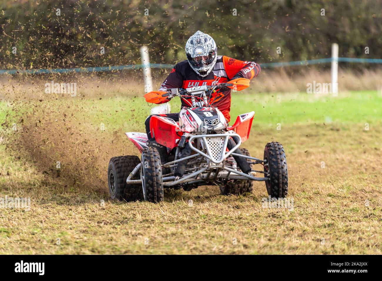 Bruce Stocker dans une course de grastrack quad. Donut Meeting organisé par Southend & District Motorcycle Club, Essex, Royaume-Uni. Véhicule tout-terrain Honda Banque D'Images Bruce Stocker dans une course de grastrack quad. Donut Meeting organisé par Southend & District Motorcycle Club, Essex, Royaume-Uni. Véhicule tout-terrain Honda Banque D'Images