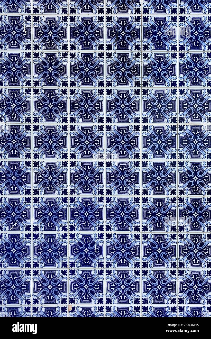 Carrelage traditionnel portugais azulejo sur le bâtiment à Lisbonne, Portugal Banque D'Images