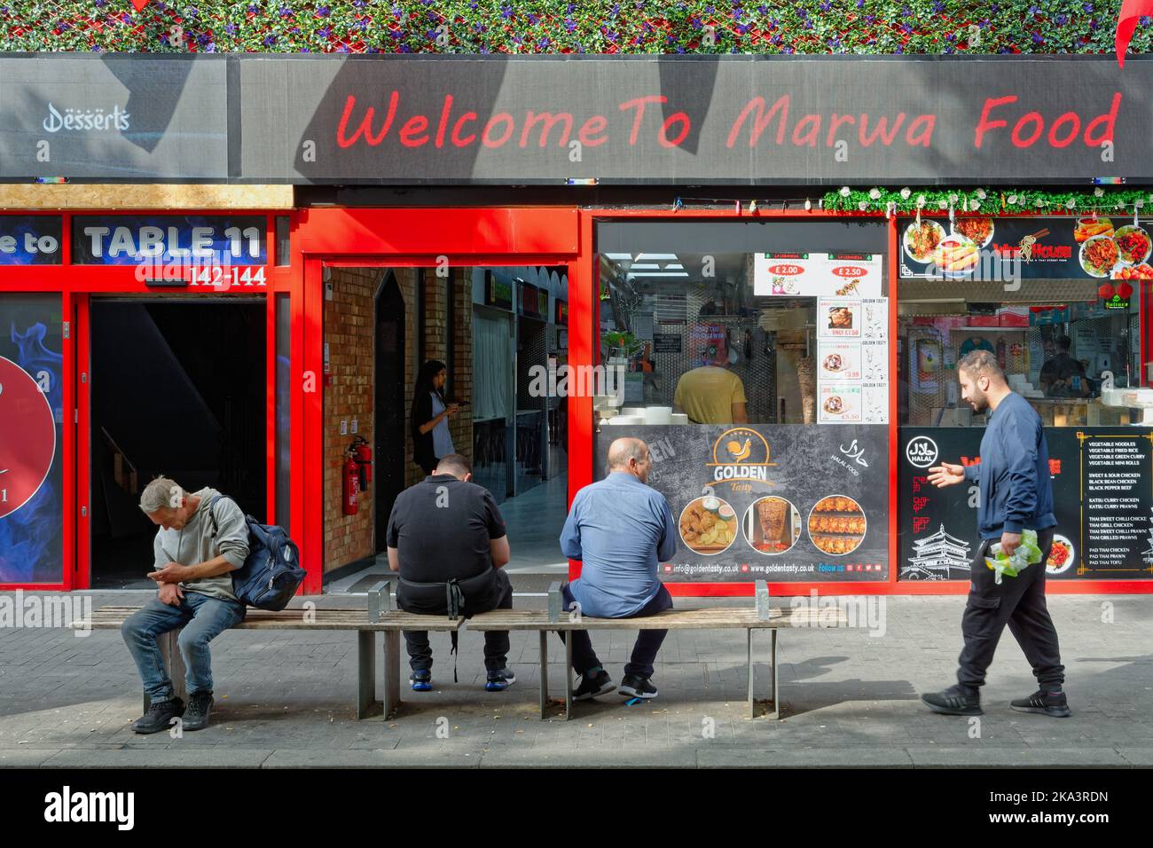 Entrée au Marwa Food court sur Hounslow High Street West London, Angleterre, Royaume-Uni Banque D'Images