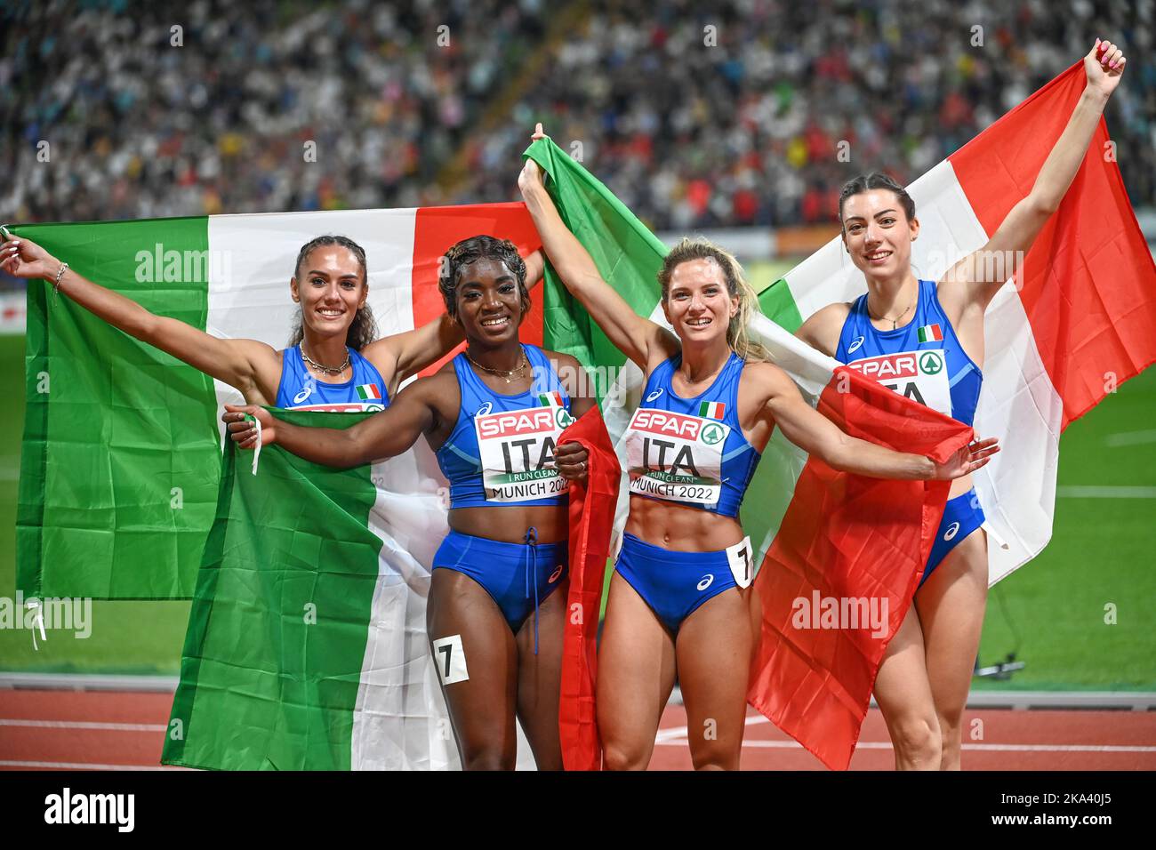 Italie : Médaille de bronze femmes course relais 4x100 (Zaynab Dosso, Dalia Kaddari, Anna Bongiorni, Alessia Pavese). Championnats d'Europe Munich 2022 Banque D'Images