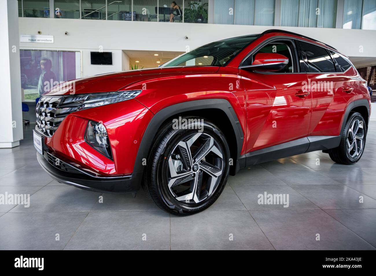 ROSTOV-SUR-LE-DON, RUSSIE - 18 JUIN 2021 : New Hyindai Tucson, vue latérale extérieure. Banque D'Images