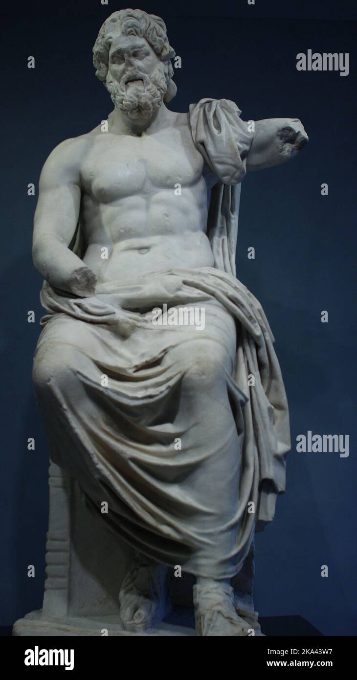 Une photo verticale d'une statue en marbre de Jupiter (Zeus) déposée au musée Getty Villa Banque D'Images