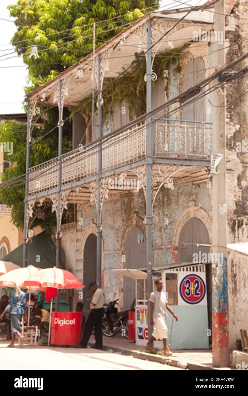 Bâtiment de style colonial, Jacmel, Haïti. Jacmel est un port important ...
