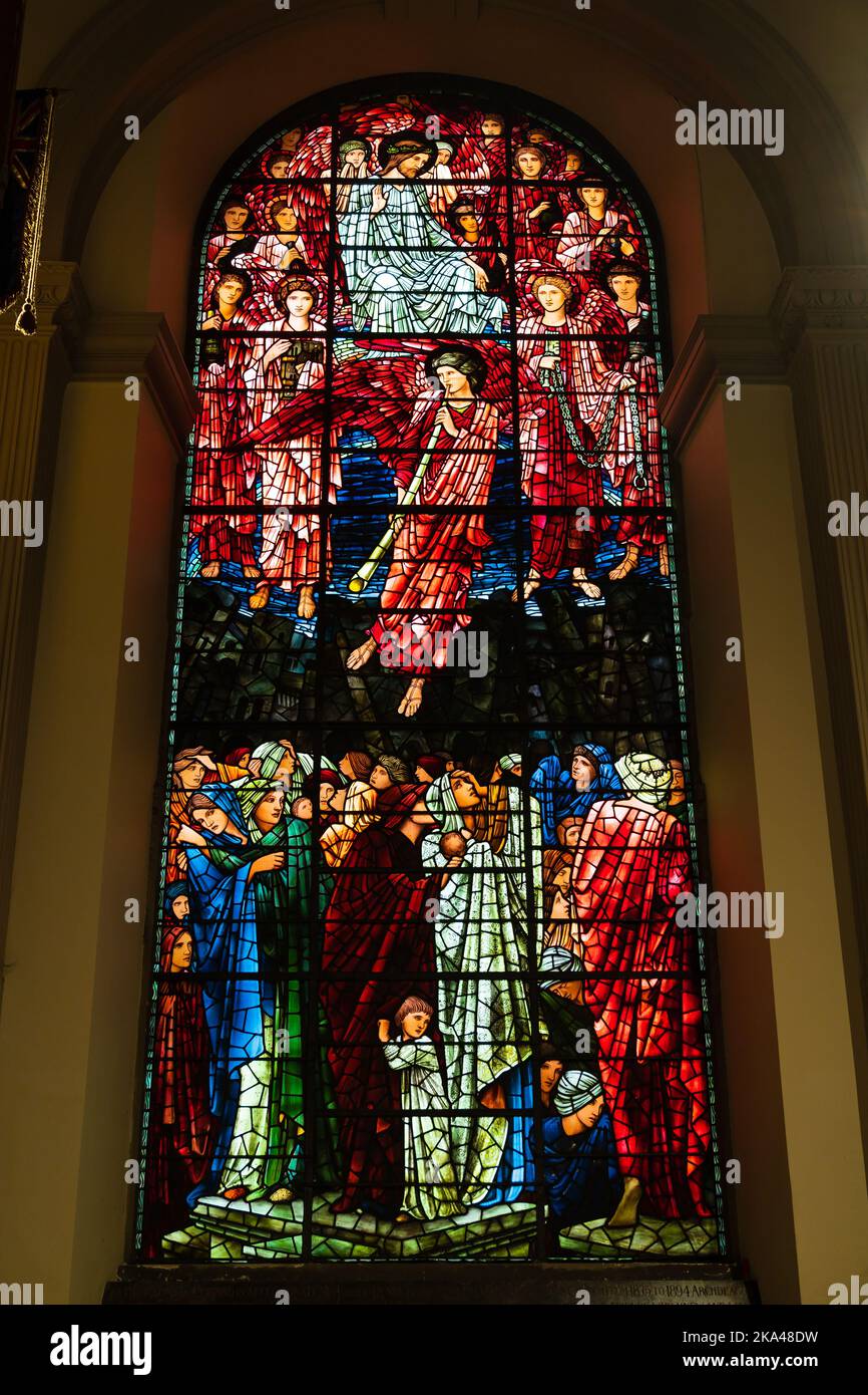 Vitraux, le dernier jugement, par Sir Edward Burne-Jones, Cathédrale St Philips, Birmingham, Warwickshire, West Midlands, Angleterre. Banque D'Images