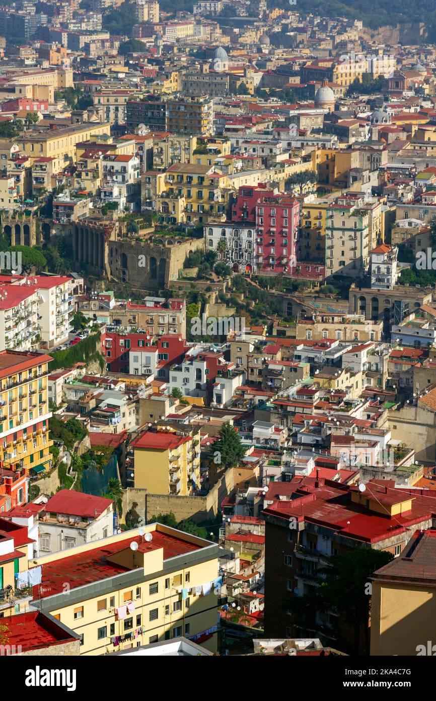Dense hébergement urbain Naples Italie Banque D'Images