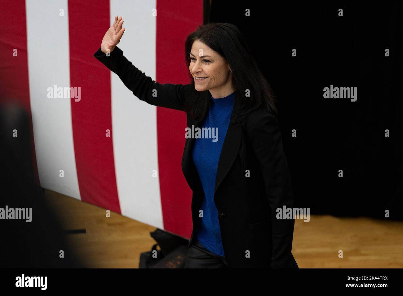 Detroit, États-Unis. 29th octobre 2022. Dana Nessel, procureur général du Michigan, parle à un Michigan Democrards. Prenez part au rassemblement de vote du gouverneur Gretchen Whitmer avec le président Barack Obama à la Renaissance High School de Detroit, Michigan 29 octobre 2022. (Photo par Dominick Sokotooff/Sipa USA) crédit: SIPA USA/Alay Live News Banque D'Images