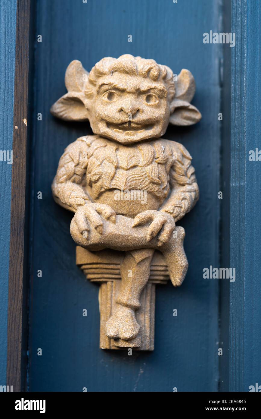 Légende de l'Imp Lincoln, cathédrale de Lincoln, emplacements dans le Lincolnshire, ancienne légende, diable a envoyé ses imp, vieux magasin, graffiti colorés. Banque D'Images