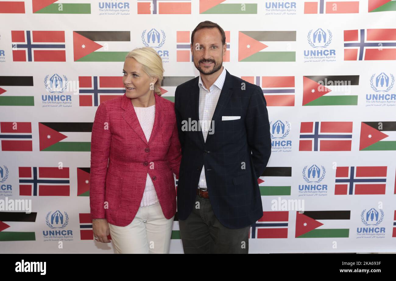 AMMAN, JORDANIE 20141022. Le prince héritier Haakon et la princesse de Norvège Mette-Marit visitent de nouveaux réfugiés syriens à Amman, en Jordanie, en compagnie du ministre des Affaires étrangères de Norways, Borge Brende, mercredi, au HCR (Haut Commissariat des Nations Unies pour les réfugiés). Au cours de la visite, ils ont vu des réfugiés nouvellement arrivés. Photo: Lise Aaserud / Banque D'Images