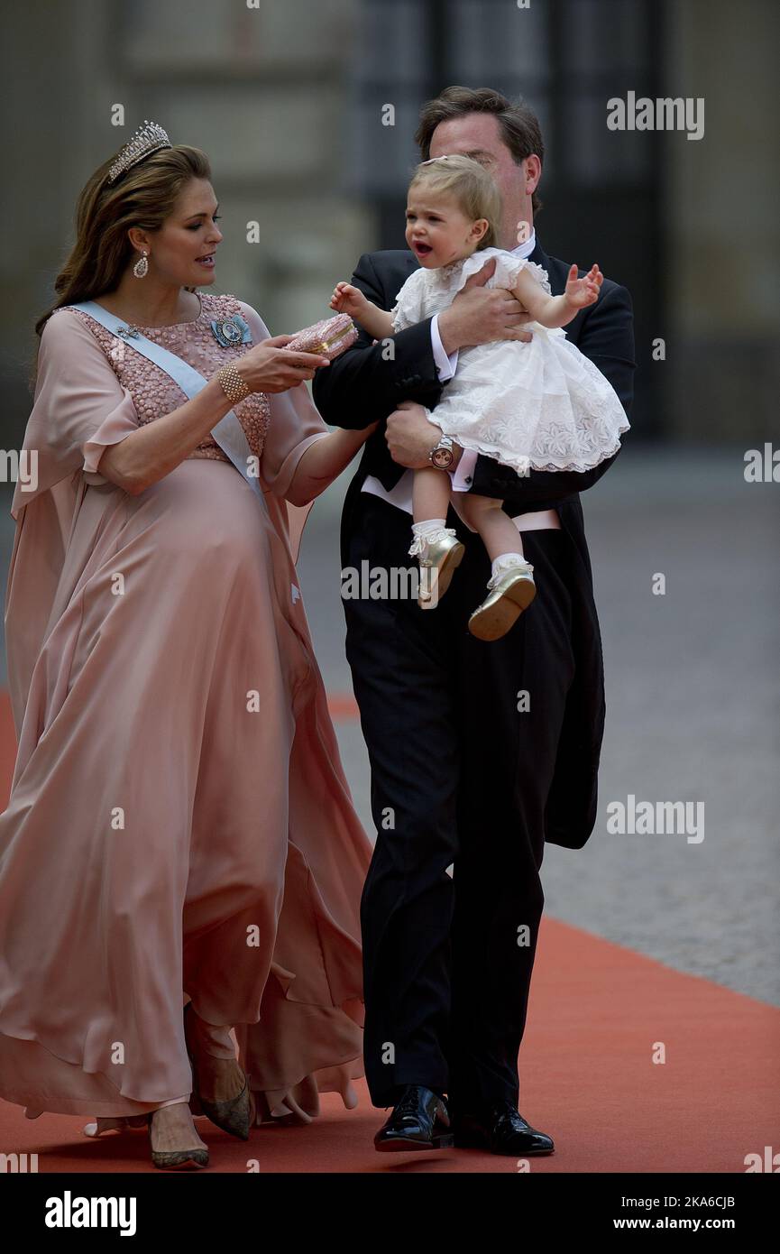 STOCKHOLM, SUÈDE 20150613. Mariage royal entre le prince Carl Philip et Sofia Hellqvist. La princesse Madeleine et Chris O'Neill avec la princesse Leonore arrivent à la chapelle royale de Stockholm pour participer au mariage du prince samedi. Photo: Jon Olav Nesvold / NTB scanpix Banque D'Images