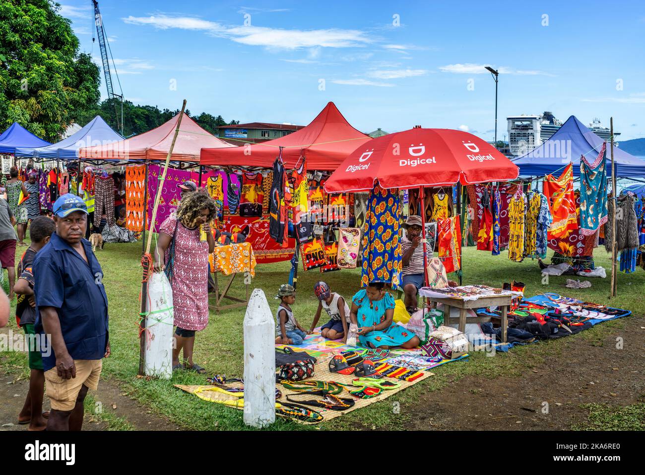 Marché en plein air sur la plage du port. Alotau, baie de Milne Papouasie-Nouvelle-Guinée Banque D'Images