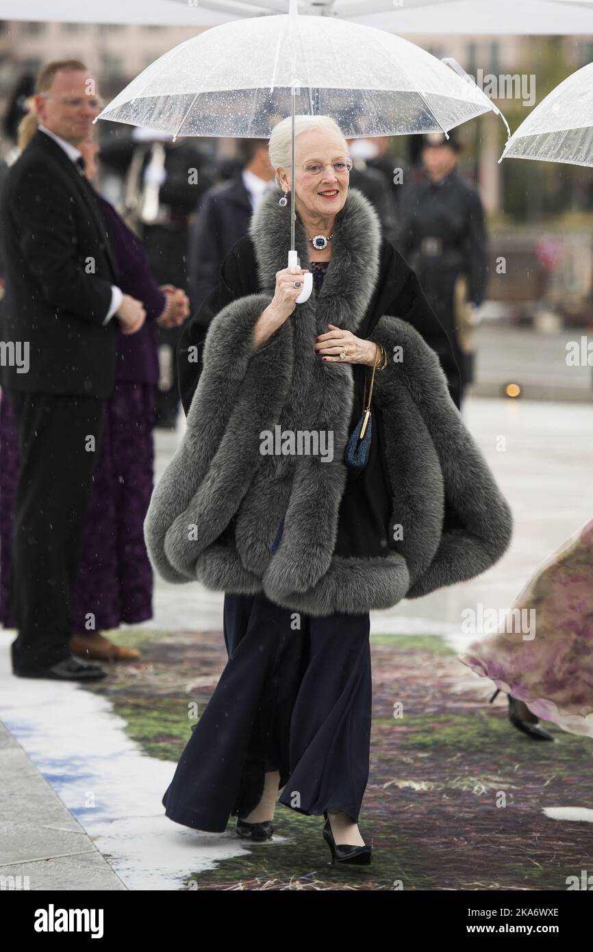 Oslo, Norvège 20170510. La reine Margrethe II du Danemark arrive à l'Opéra pour célébrer le roi Harald de Norvège et la reine Sonja de Norvège à l'anniversaire de 80th. Photo: Jon Olav Nesvold / NTB scanpix Banque D'Images