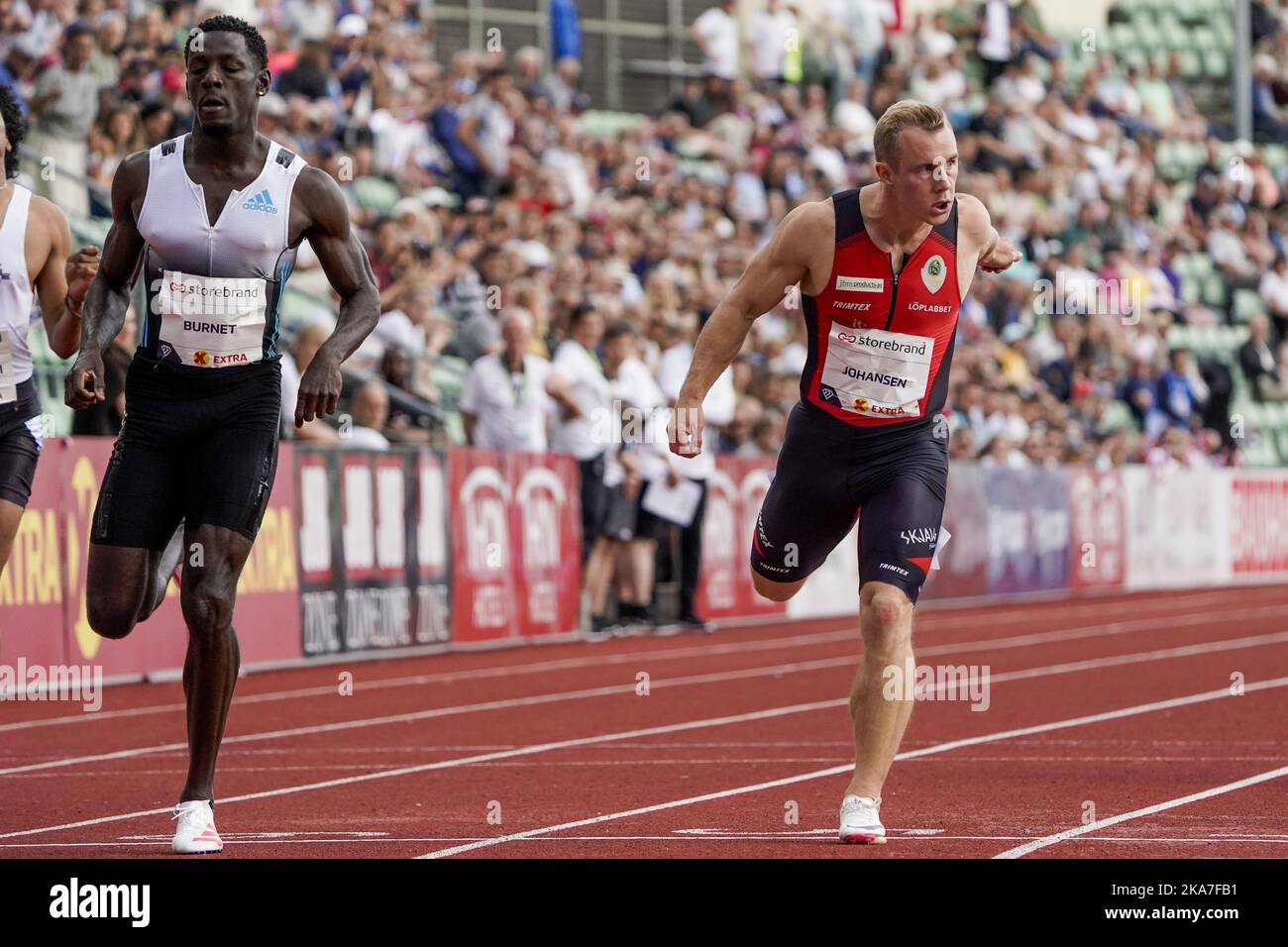 Oslo 20220616. Taymir Burnett, des pays-Bas, et Mathias Hove Johansen concourent dans le national masculin de 200m lors des Jeux Bislett de la Ligue de diamants de 2022. Photo: Stian Lysberg Solum / NTB Banque D'Images