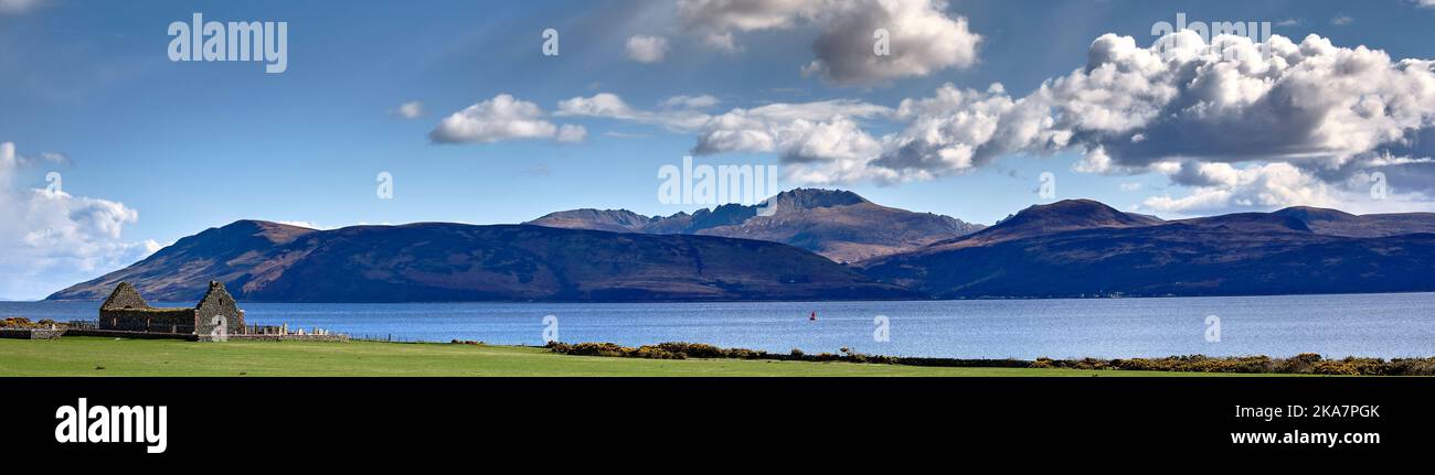 En regardant vers l'est, de l'autre côté de la baie Kilbannan jusqu'à la pointe nord d'Arran. Skipness. Tarbert, Argyll et Bute Banque D'Images