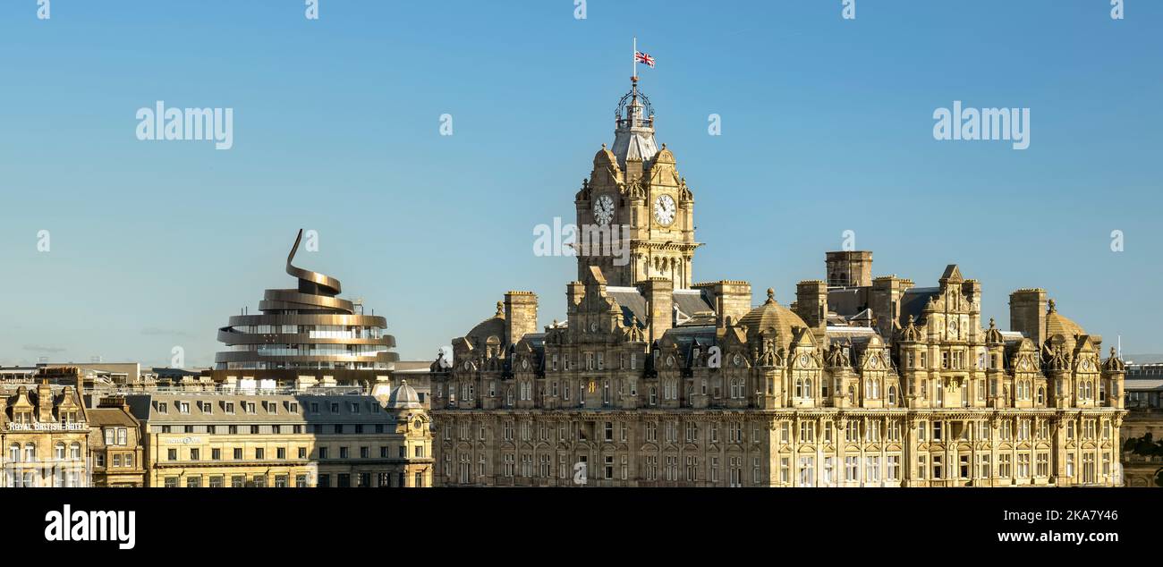 Edinburgh Skyline avec l'hôtel Balmoral et le quartier de St James Banque D'Images