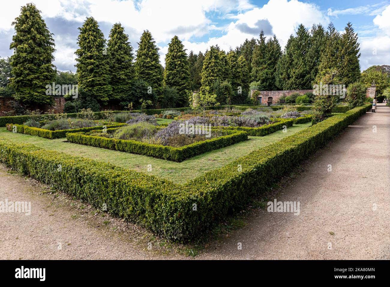 Petit jardin clos, Abbaye de Newstead, Notinghamshire, Angleterre, Royaume-Uni Banque D'Images