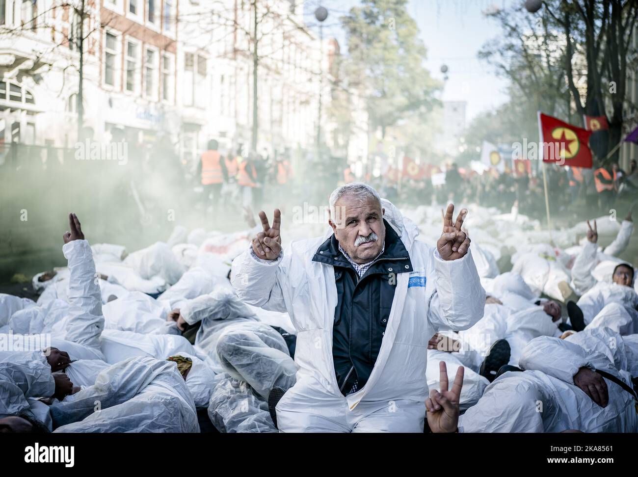 2022-11-01 13:41:45 LES manifestants DE LA HAYE lors d'une manifestation kurde sur l'Herengracht. ANP BART MAAT pays-bas hors - belgique hors Banque D'Images