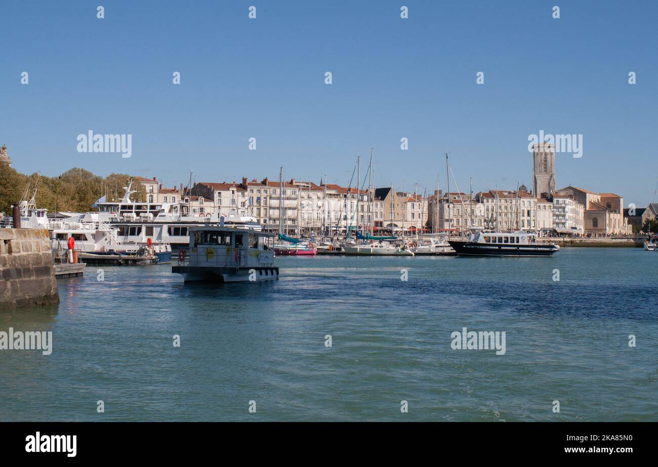 Batiment moderne la rochelle Banque de photographies et d’images à ...