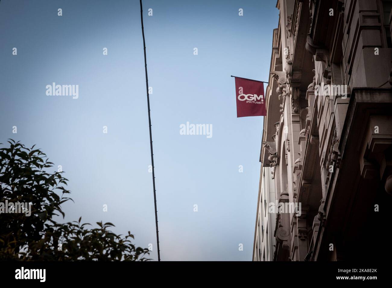 Photo d'un signe avec le logo d'OGM Pictures à Istanbul, Turquie. OGM Pictures est une société de production opérant dans le cinéma , la série TV et l'Inte Banque D'Images