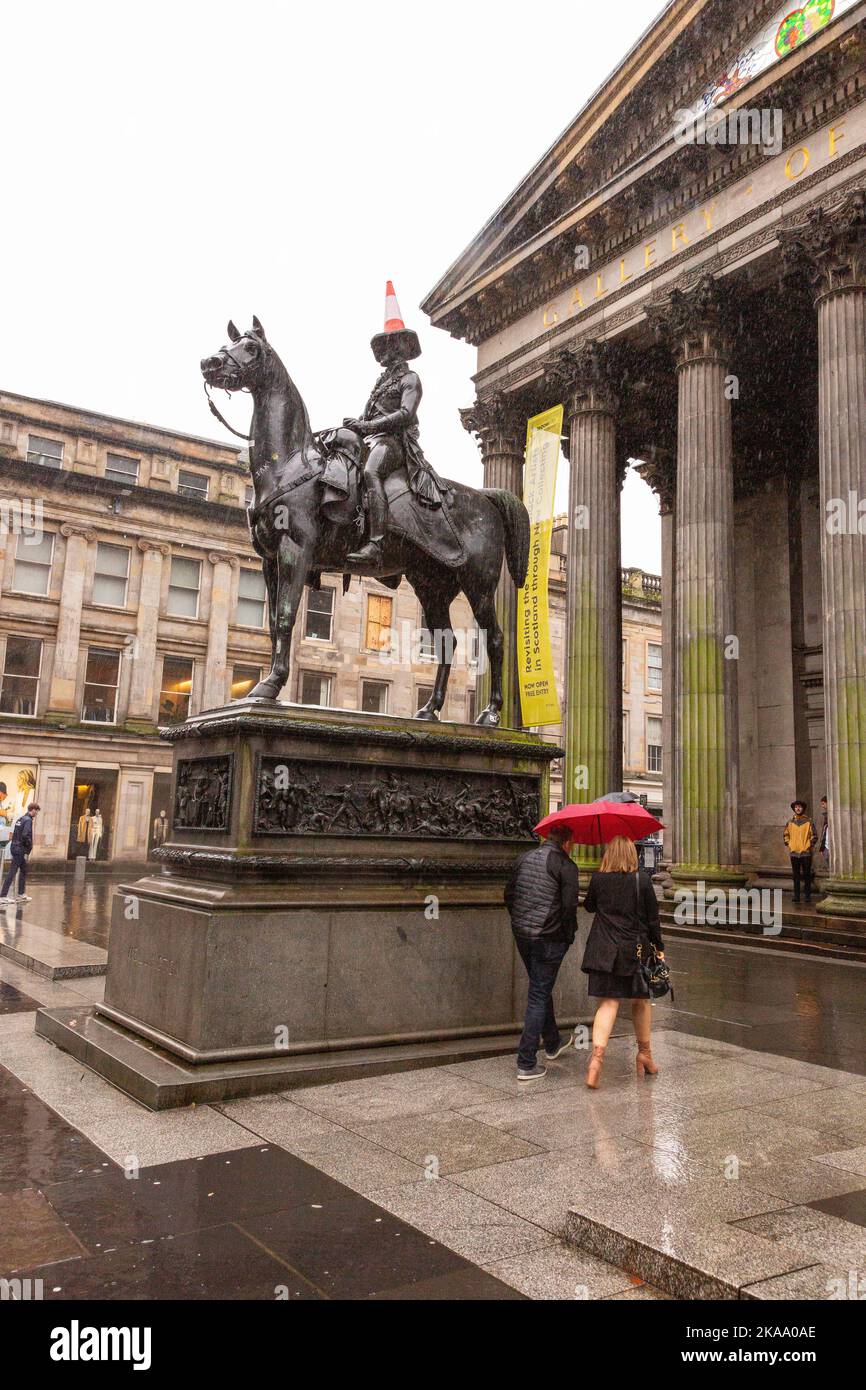 Statue équestre du duc de Wellington, célèbre pour avoir un chapeau de cône de circulation. Glasgow Museum of Modern Art Scotland, Glasgow, Royaume-Uni. Banque D'Images