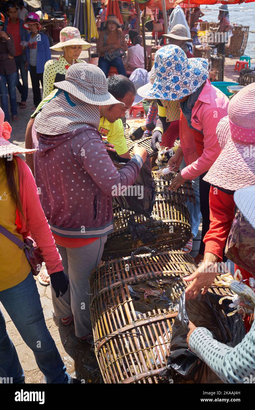 Village de pêcheurs marché de crabe Kep Cambodge Banque D'Images