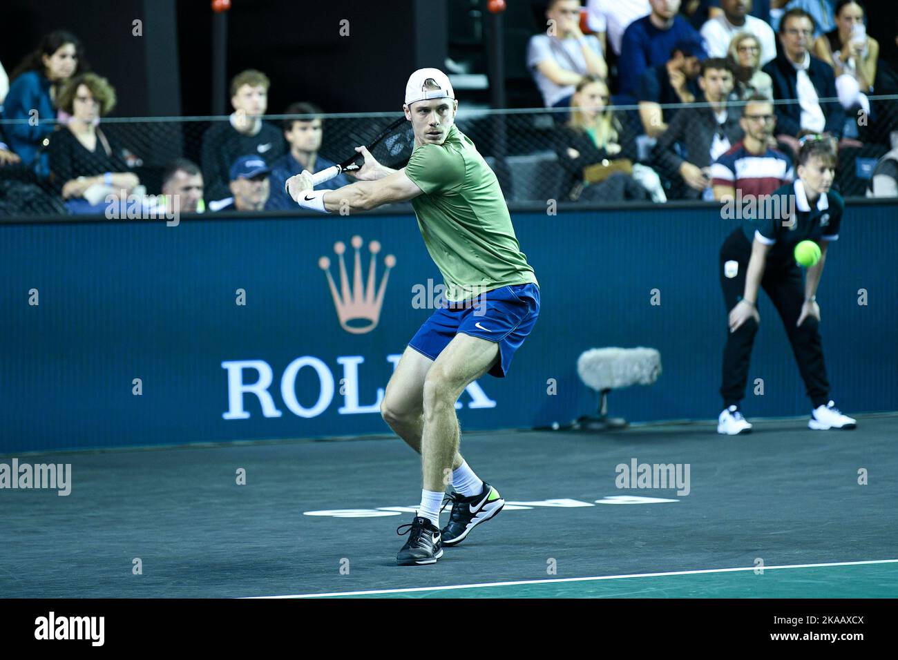 Paris, France. 1 novembre 2022, Denis Shapovalov du Canada lors du tournoi Rolex Paris Masters, ATP Masters 1000, le 1 novembre 2022 à l'Accor Arena de Paris, France. Photo de Victor Joly/ABACAPRESS.COM Banque D'Images